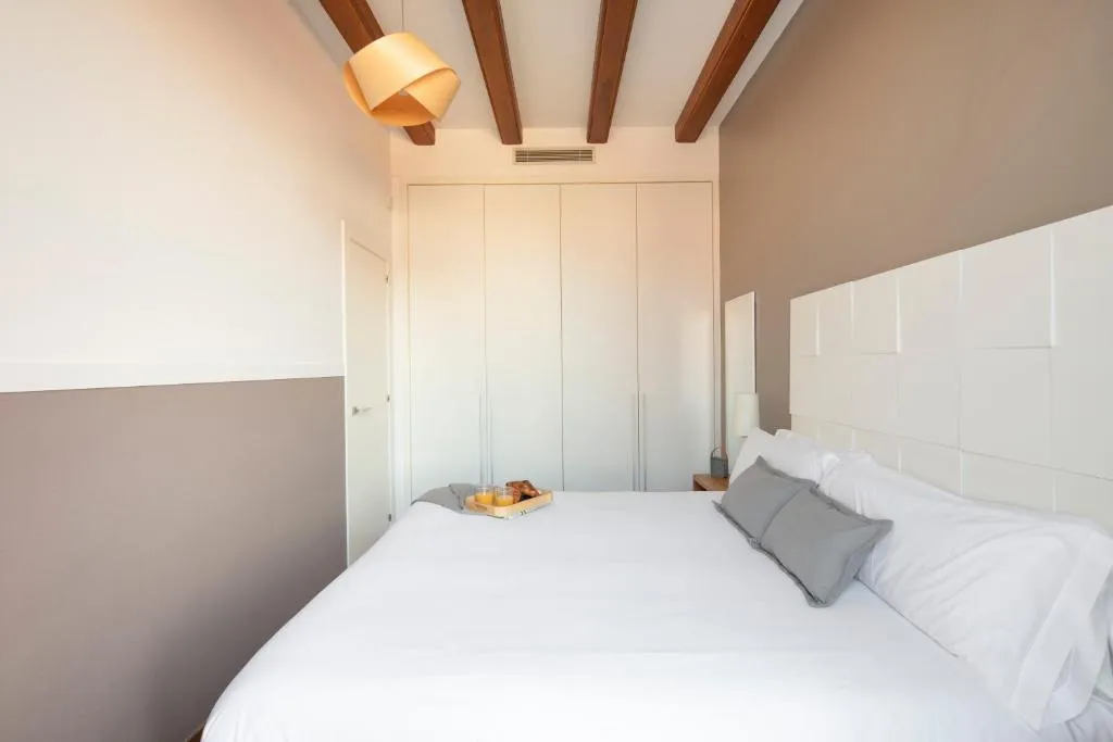 APARTMENT ONE BEDROOM Room, Aspasios Market Balconies, Barcelona