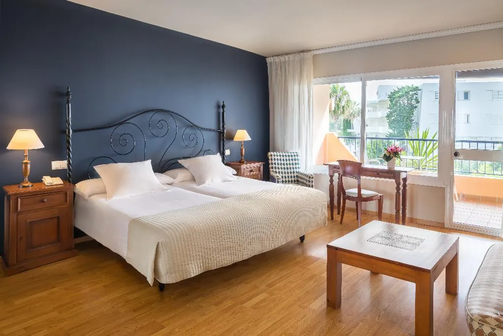Double or Twin SUPERIOR SEA VIEW Room, Hotel Guadalmina, Costa Del Sol