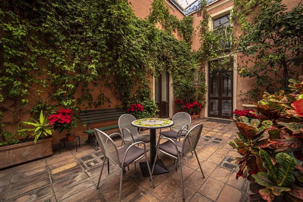 Terrace, Villa Romeo (Catania), Catania