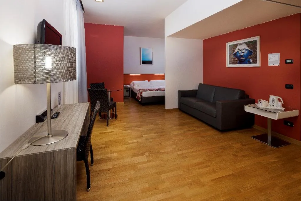 TRIPLE SUPERIOR QUEEN BED Room, Best Western Falck Village Hotel, Milan
