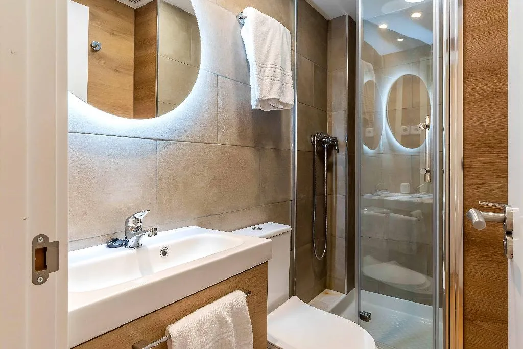 APARTMENT CAPACITY 4 Room, Aparthotel Bertran, Barcelona