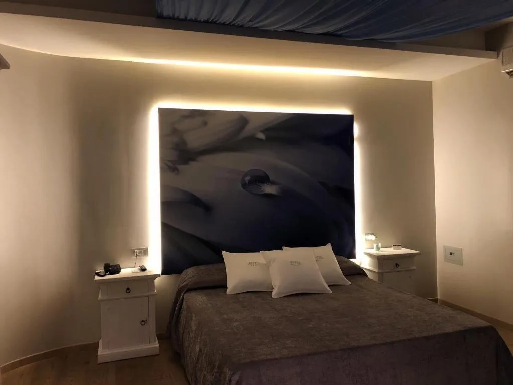 Room, Hotel Tiro A Volo, Naples