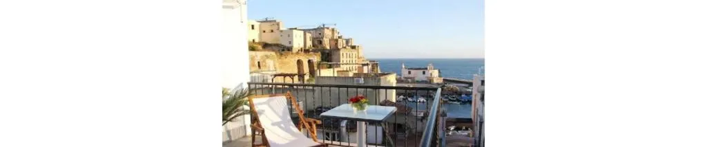 Room, B&B Darsena, Naples