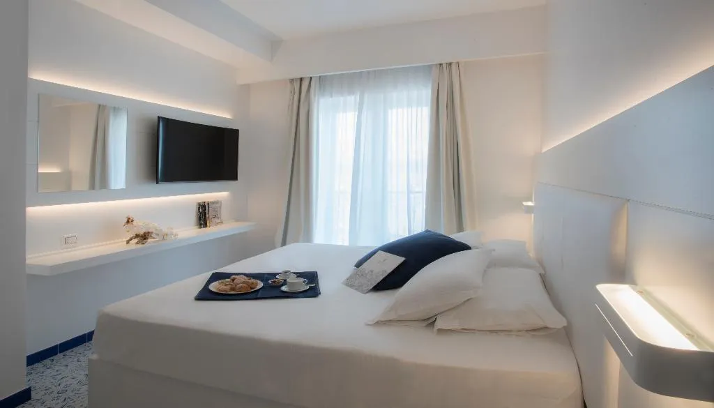 DOUBLE SUPERIOR Room, Lloyd's Baia, Naples