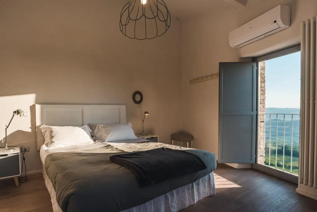 Room, Nikis Resort, Umbria