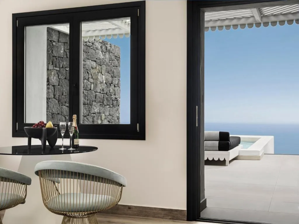 SUITE HONEYMOON Room, Cresanto Luxury Suites Santorini, Santorini