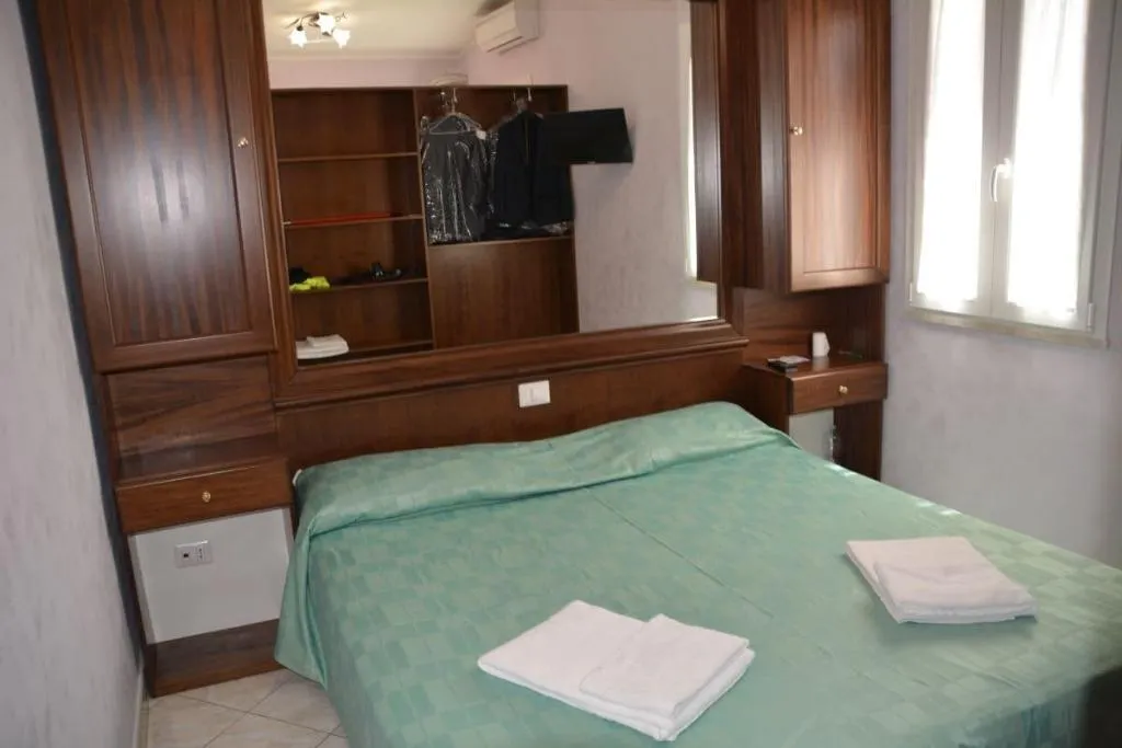 Room, Stranamore, Rome