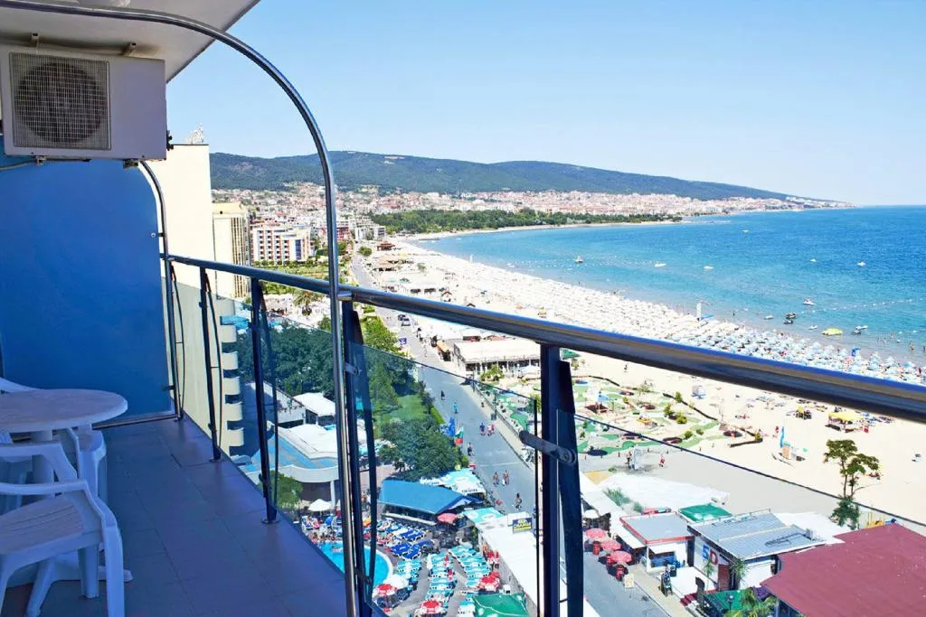 APARTMENT WITH BALCONY Room, Hotel Palace, Bourgas