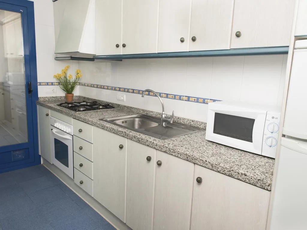 APARTMENT CAPACITY 5 TWO BEDROOMS Room, Turquesa Beach, Costa Blanca