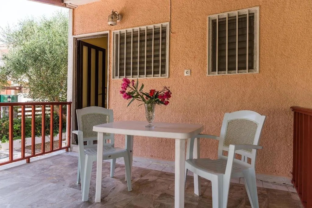 Terrace, Roussa's Studios and Apartments, Zante
