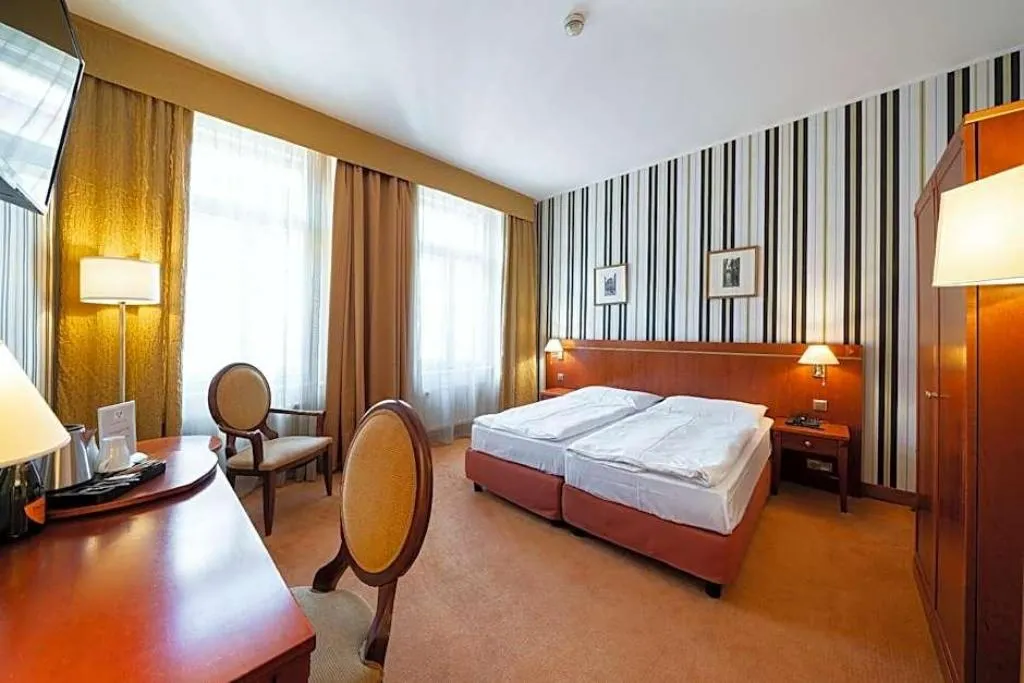 Room, Hotel Raffaello, Prague