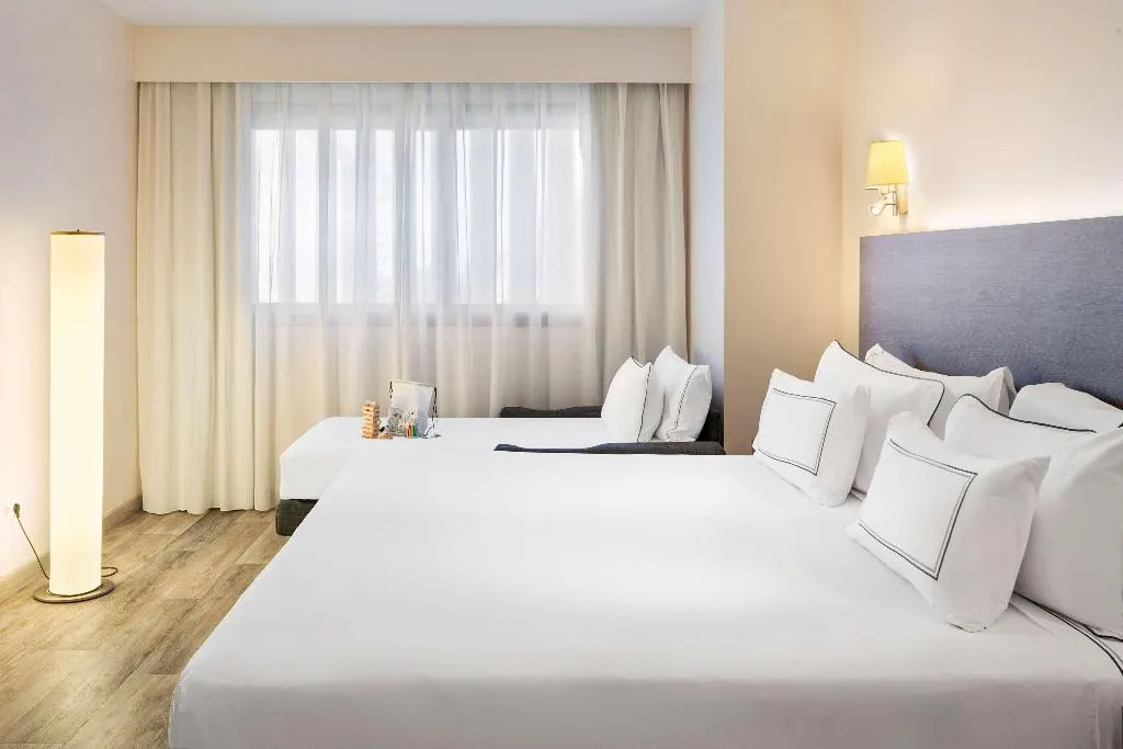 FAMILY ROOM STANDARD Room, Melia Lebreros, Seville