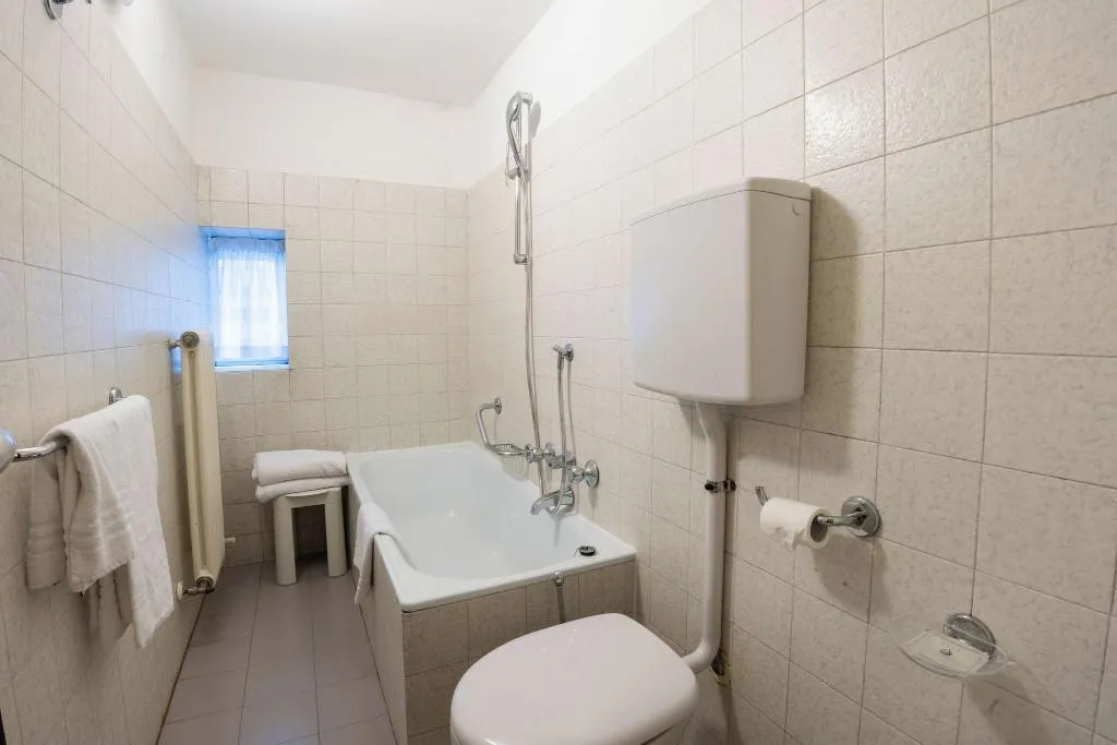 SINGLE STANDARD Room, Hotel Como, Milan