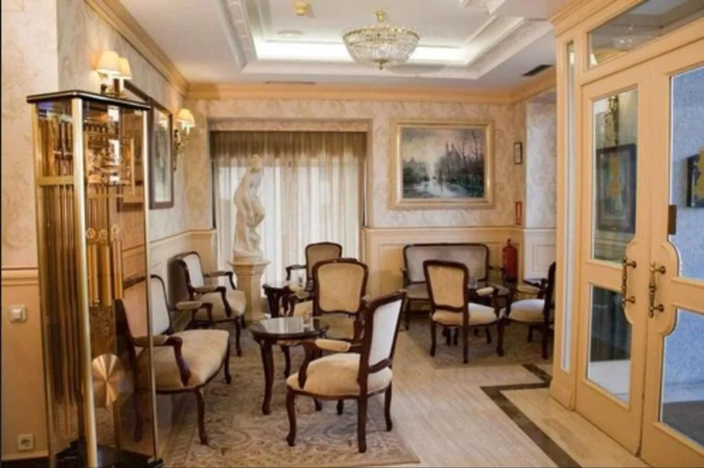 Lobby, Infanta Isabel, Madrid