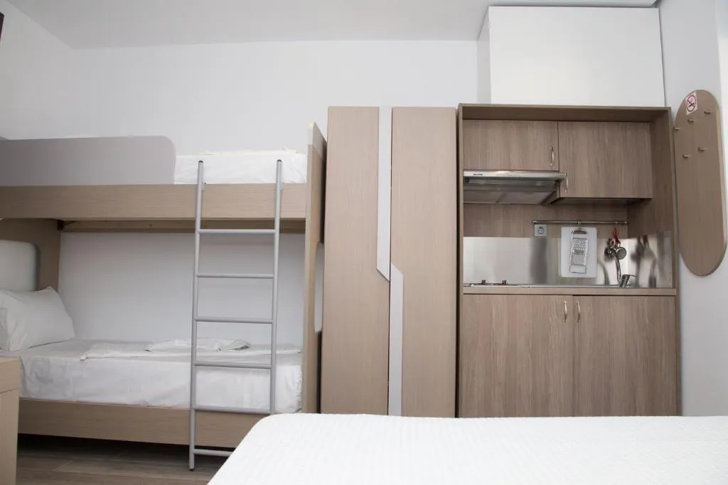 FAMILY ROOM CLASSIC Room, Amalia Rooms Sea View, Thessaloniki