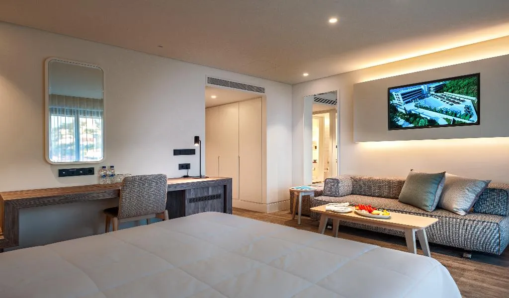 TRIPLE SUPERIOR Room, Vincci EverEden, Athens