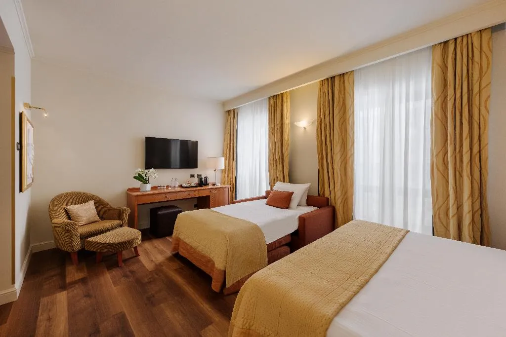 TRIPLE SUPERIOR Room, Dei Cavalieri Milano Duomo, Milan