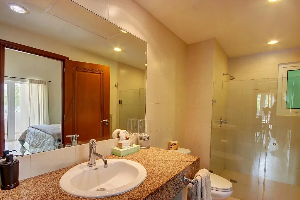 QUADRUPLE CITY VIEW Room, Riviera Maya Suites, Playa Del Carmen