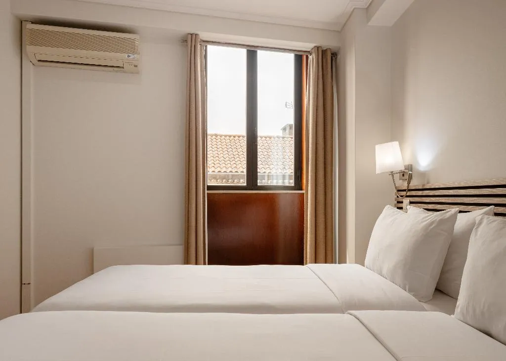 TRIPLE STANDARD Room, Da Bolsa, Porto