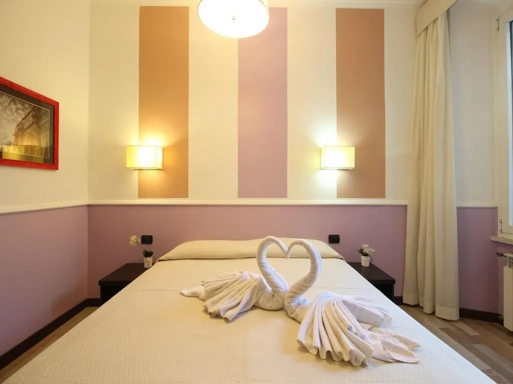 Room, Few Steps From Colosseum, Naples
