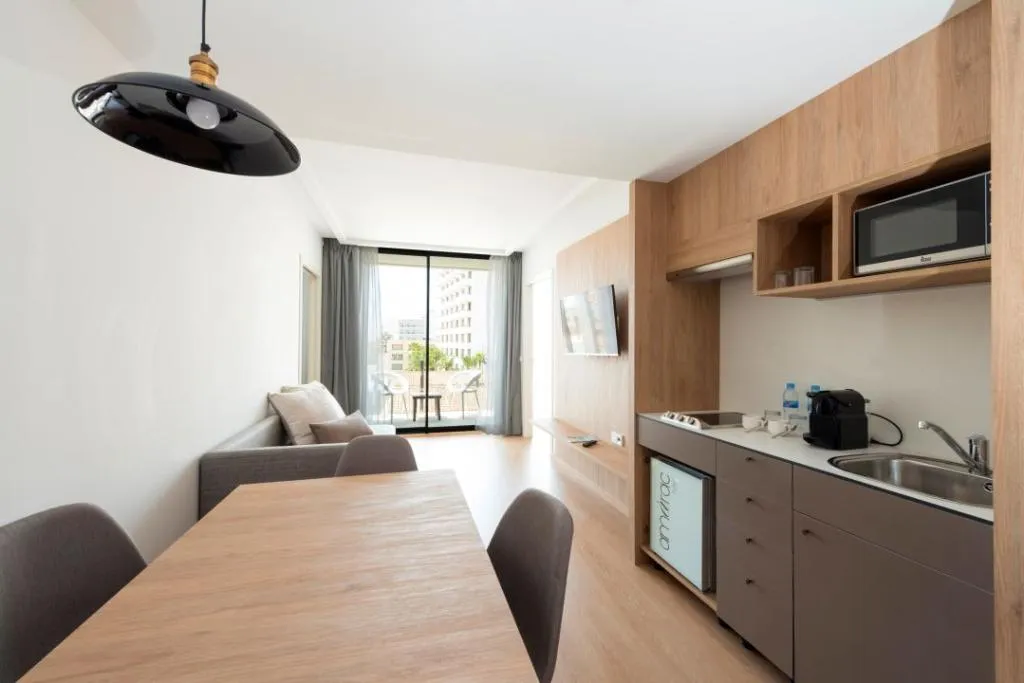 APARTMENT CAPACITY 4 TWO BEDROOMS Room, Kyrat Amarac Suites, Majorca