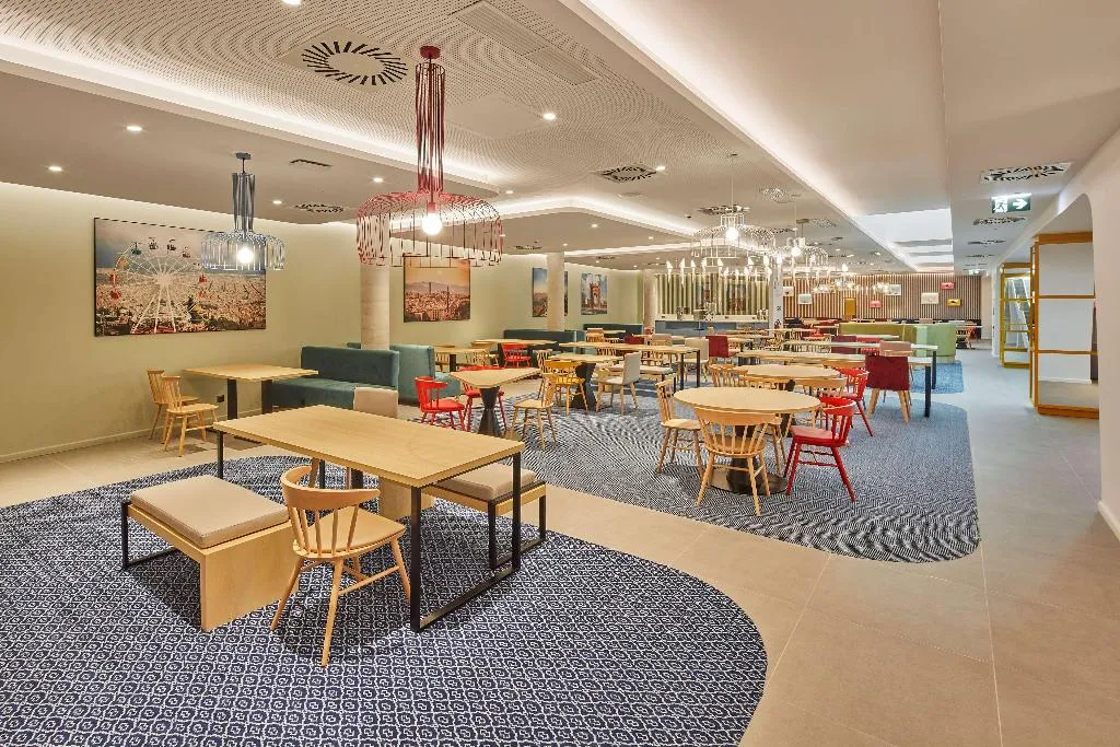 Restaurant, Hampton by Hilton Barcelona Fira Gran Via, Barcelona