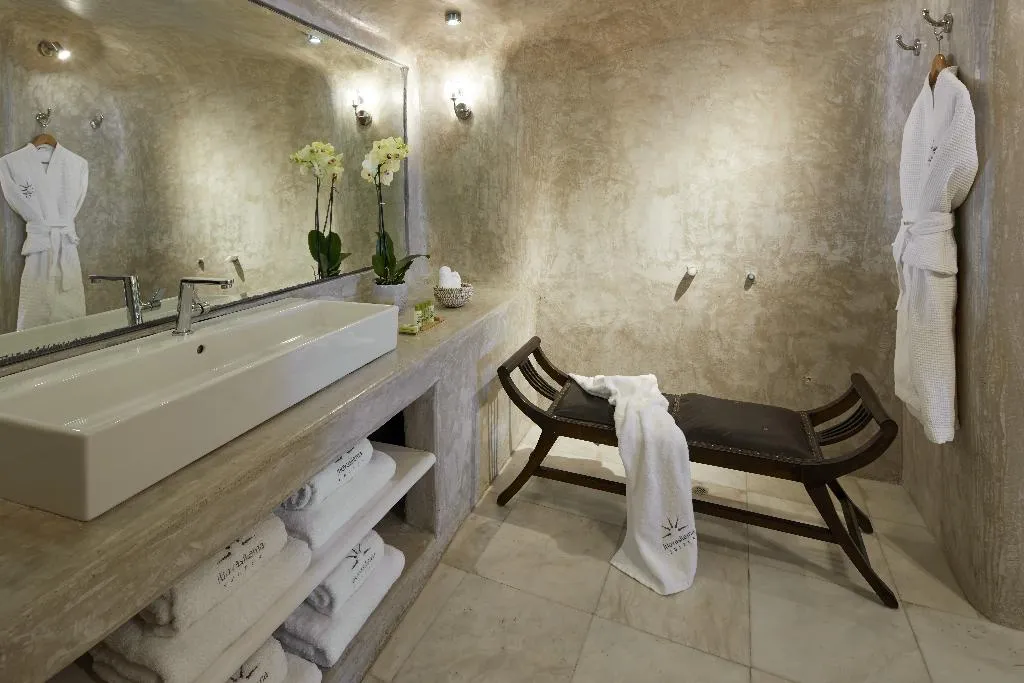 SUITE HONEYMOON Room, Iliovasilema Hotel & Suites, Santorini