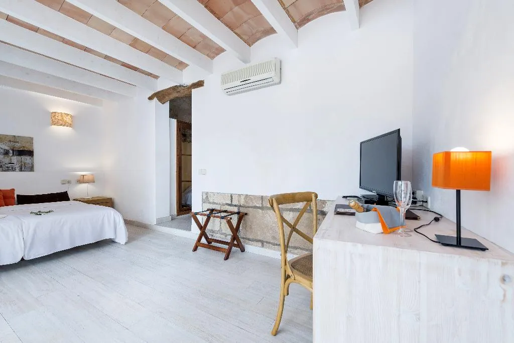 Double or Twin SUPERIOR CAPACITY 3 Room, Can Calco, Majorca