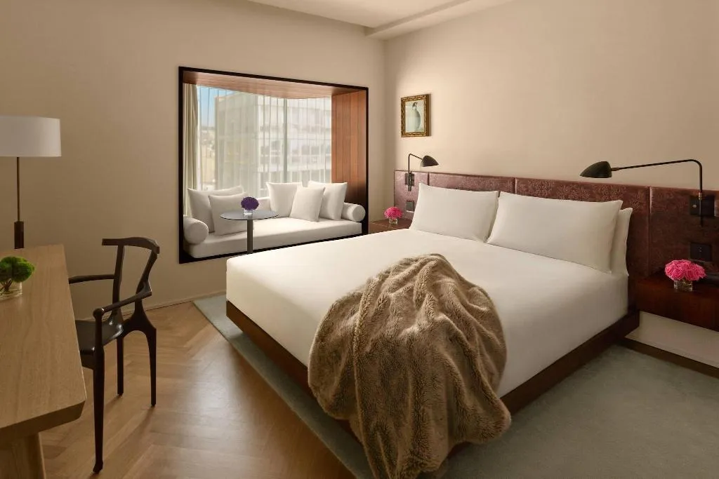 Room, EDITION Barcelona, Barcelona