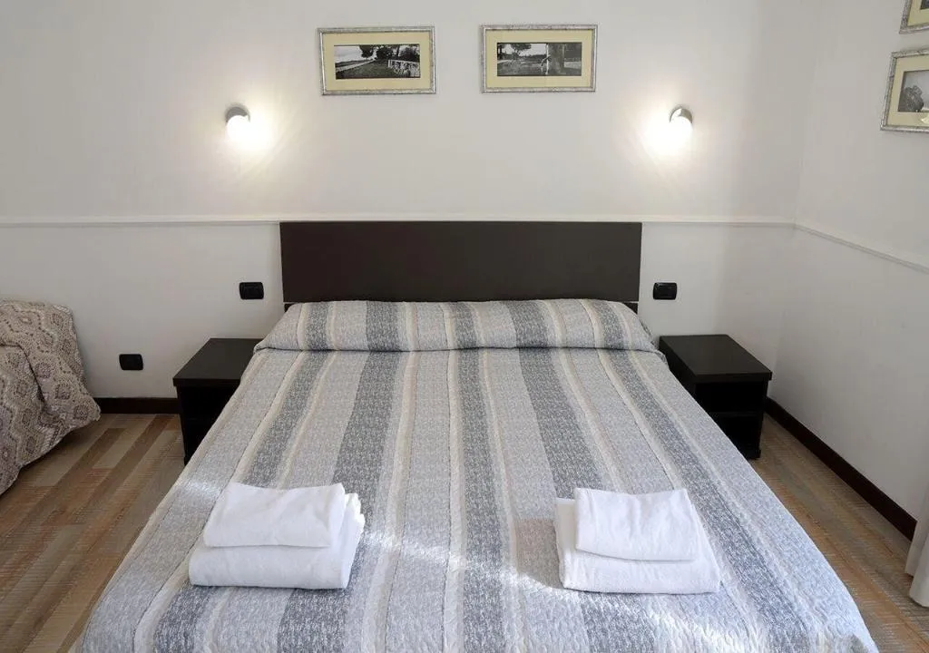 Room, Few Steps From Colosseum, Naples