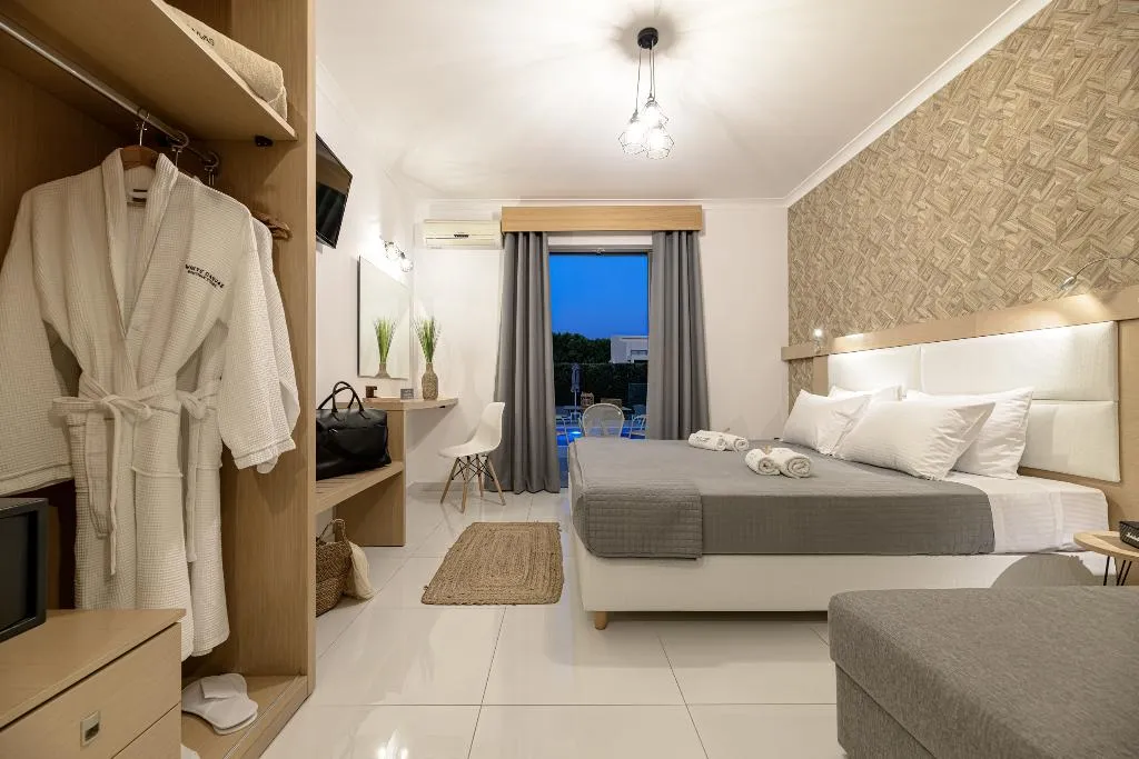 TRIPLE DELUXE WITH TERRACE Room, White Canvas Boutique Studios, Zante