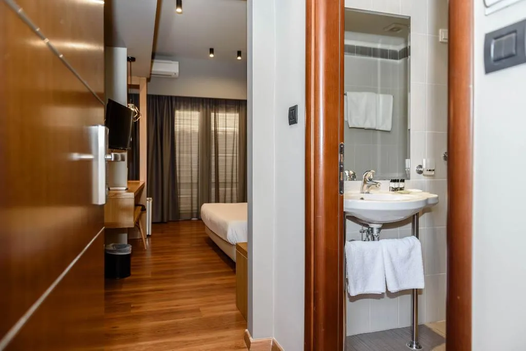 Double or Twin STANDARD Room, Agamemnon Hotel, Kalamata