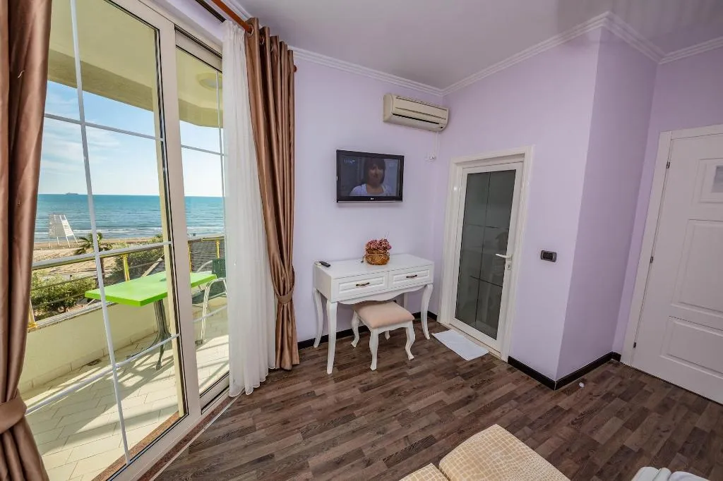 Room, Hotel Majestic, Durres