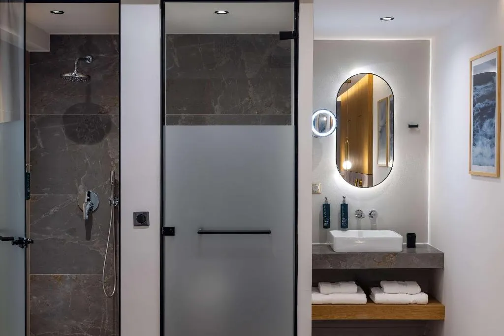 DOUBLE DELUXE WITH VIEWS Room, Hilton Garden Inn Athens Syggrou Avenue, Athens