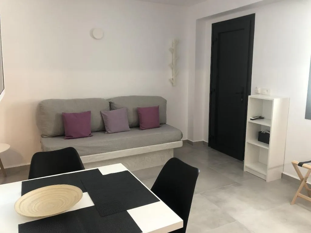 Room, Dragonfly Villas, Santorini