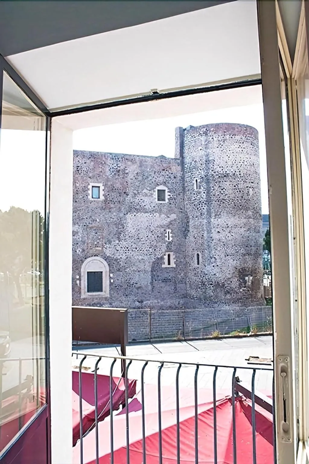 Room, City-in-hostel-B&B, Catania