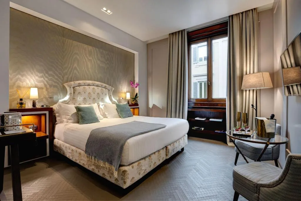 DOUBLE SUPERIOR QUEEN BED Room, Singer Palace Hotel, Rome
