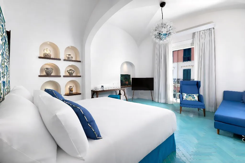 JUNIOR SUITE SIDE SEA VIEW Room, Grand Hotel Europa Palace, Naples