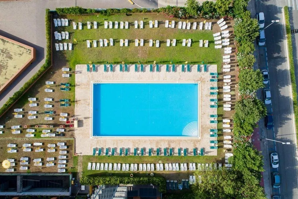 Pool, Plaza Caserta, Naples