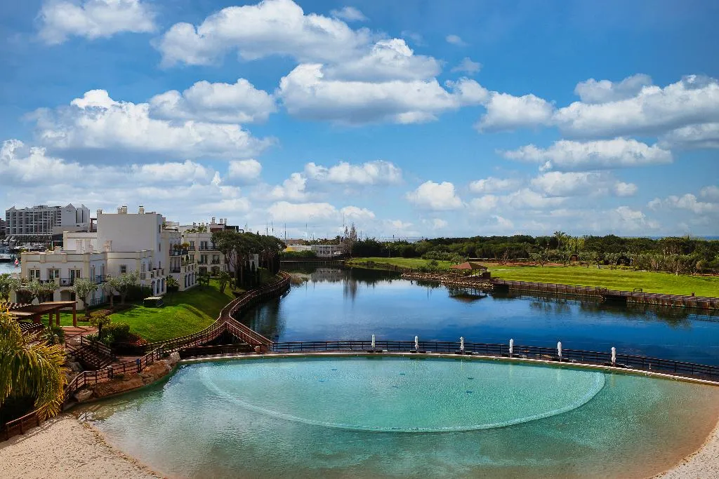 Pool, Domes Lake Residences, Algarve
