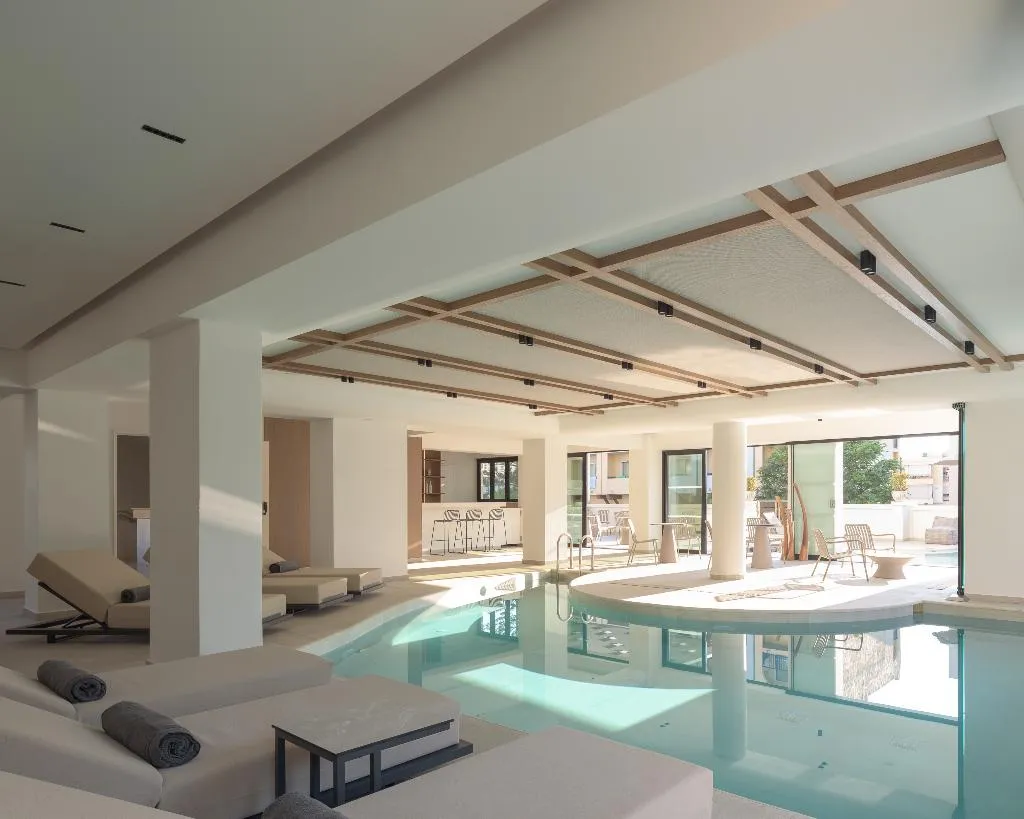 Pool, Theartemis Palace, Crete