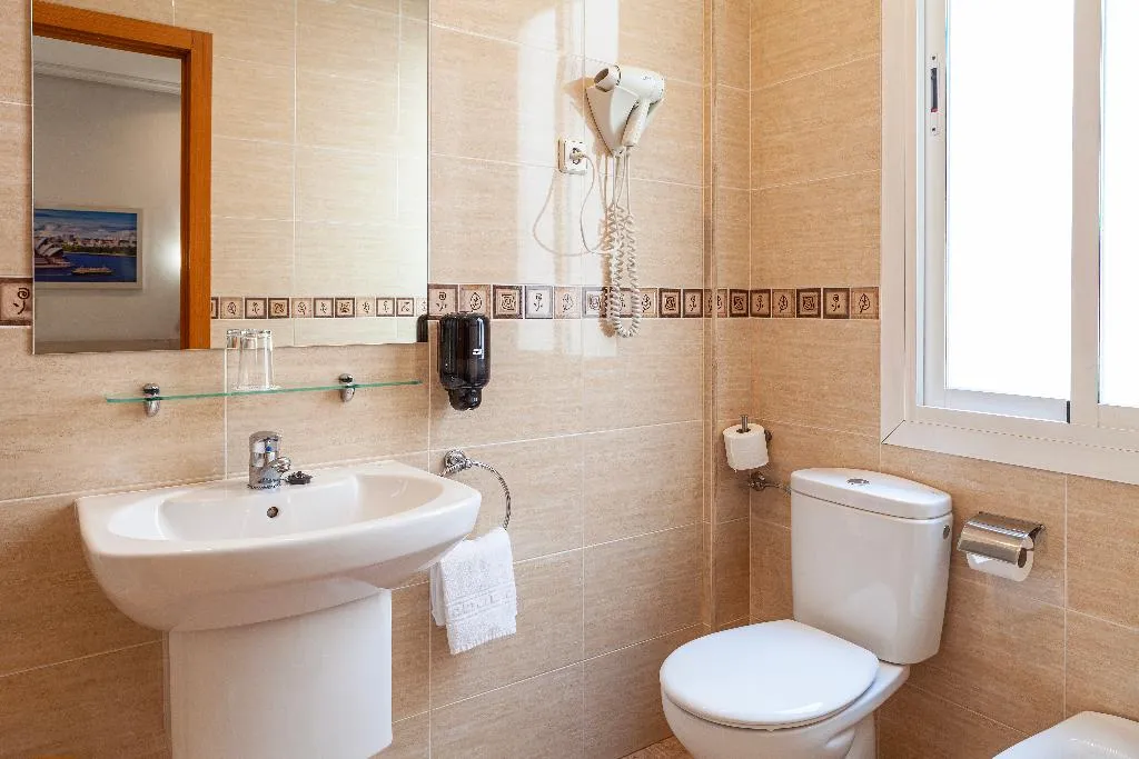 Room, Mediodia, Madrid
