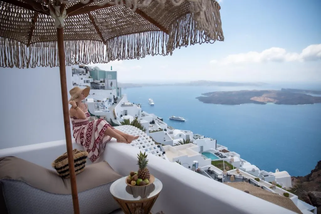 SUITE WITH JACUZZI Room, El Verano Collection Santorini, Santorini