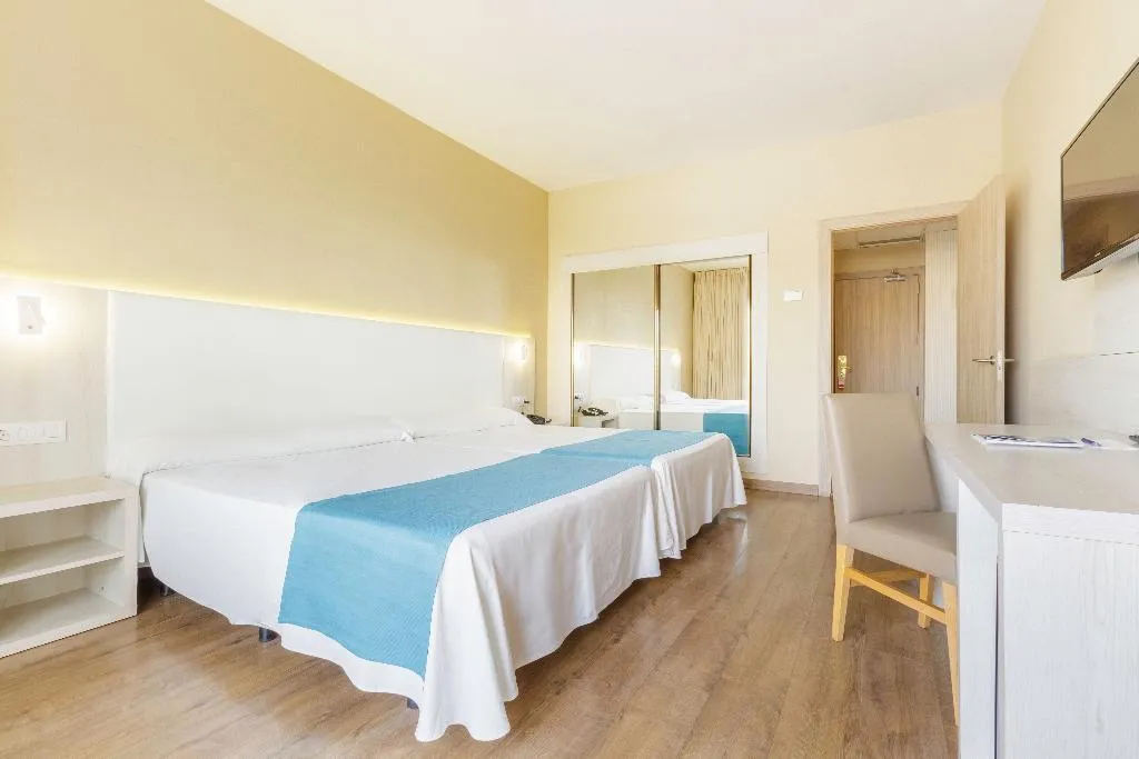 QUADRUPLE PREMIUM Room, Best Siroco, Costa Del Sol