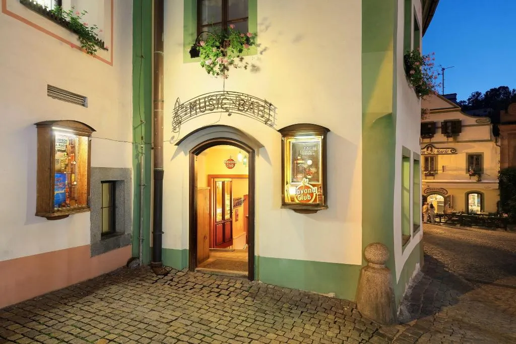 Bar, Zlaty Andel, Prague