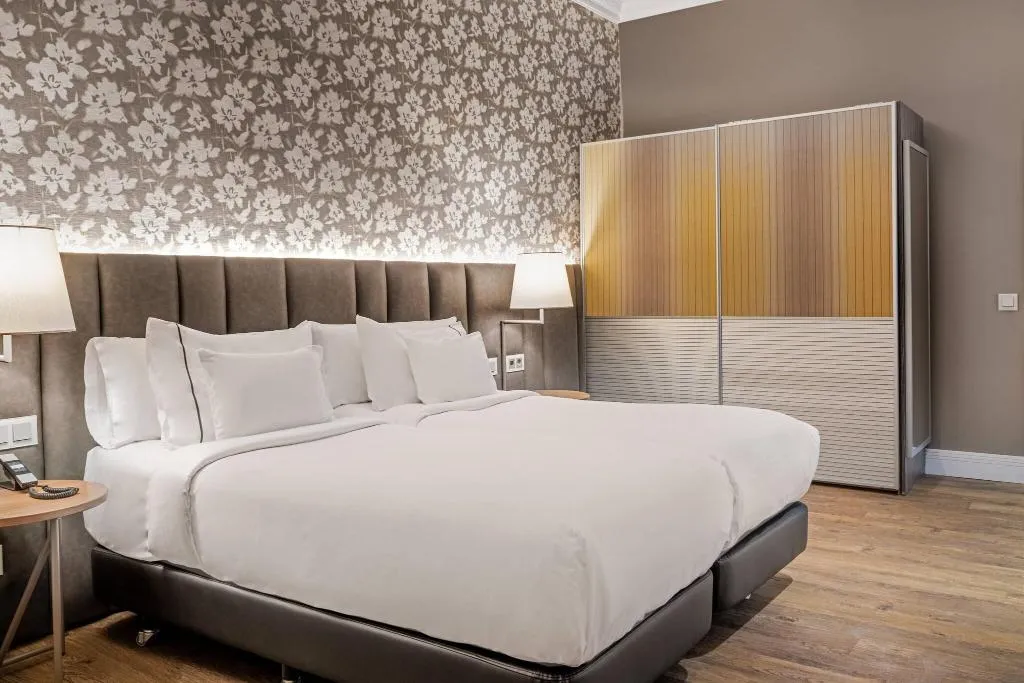Room, AC Hotel Palacio del Retiro Autograph Collection, Madrid