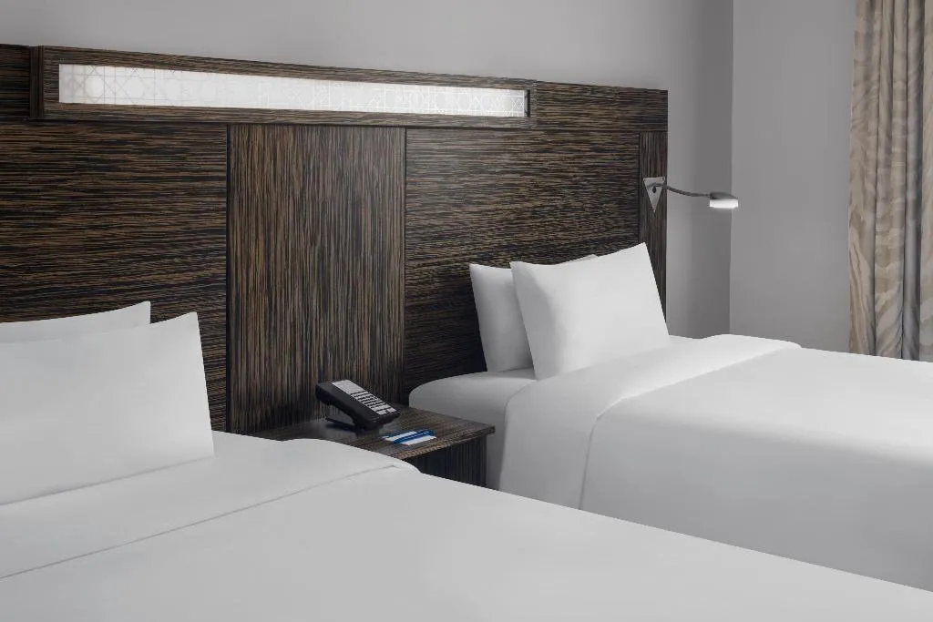 TWIN STANDARD Room, Holiday Inn Express Dubai Jumeirah, Dubai
