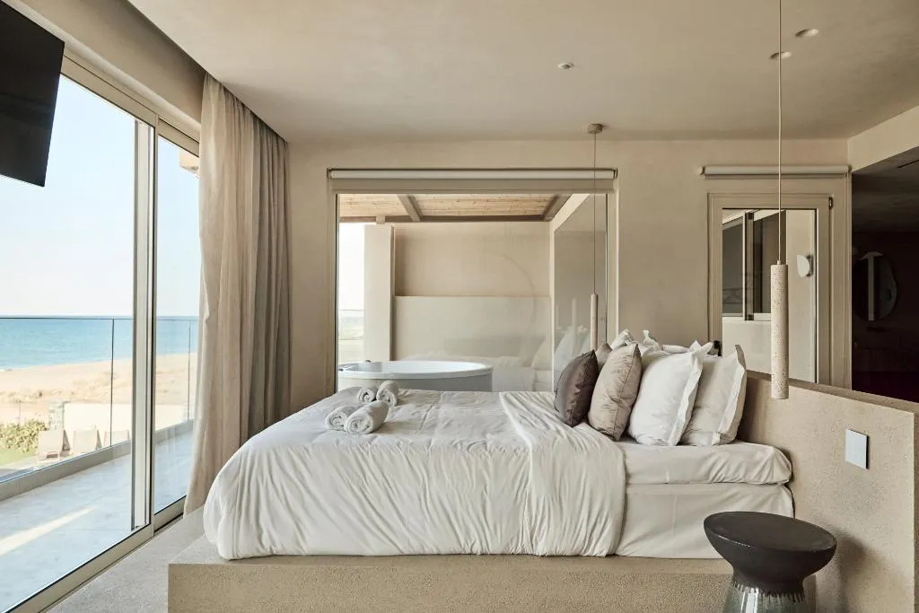 SUITE WITH JACUZZI Room, Uzenie All Suites Boutique Resort, Crete