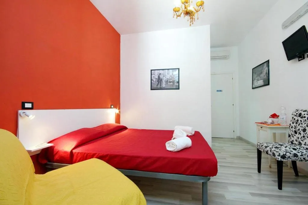 Room, Lucky Holiday Rooms, Naples