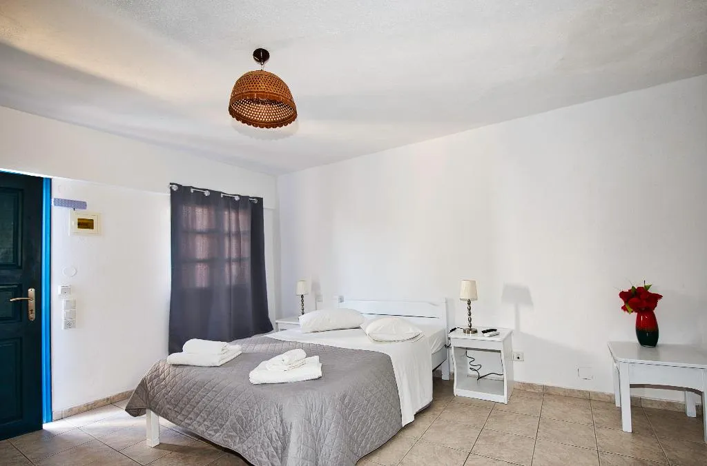 Double or Twin POOL VIEW Room, Caldera View Resort-Adults only, Santorini